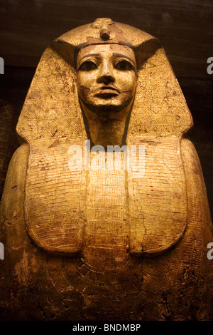 Einen ägyptischen Sarkophag im Louvre in Paris, Frankreich Stockfoto