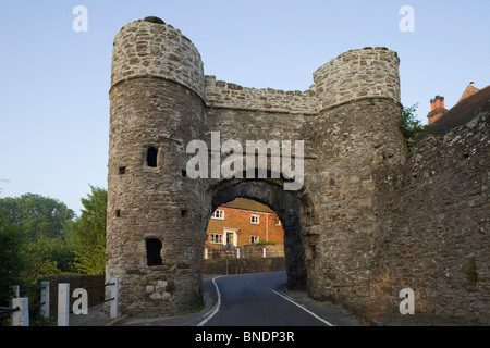 Gateway in einer Stadt, Strand-Tor, Cinque Ports, East Sussex, England Stockfoto