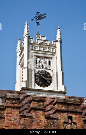 Uhrturm am Farnham Castle Gate House, Surrey Stockfoto