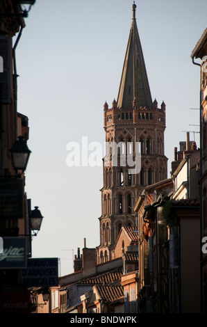 Toulouse, Glockenturm der Basilika St. Sernin (romanische Kirche) , Haute-Garonne, Occitanie, Frankreich Stockfoto