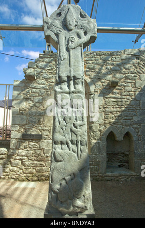 St Peter Segen Bischof Abbot 12. Jahrhundert Doorty Cross keltischen Kilfenora Kirche Kathedrale Burren County Co. Clare Irland Irland Stockfoto