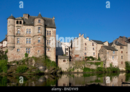 Espalion Stadt auf dem Fluss Lot, Aveyron, Frankreich Stockfoto