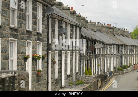 Terrasse des ehemaligen Steinbruchs Arbeitnehmer Hütten in Trawsfynydd Dorf, Snowdonia-Nationalpark, Gwynedd North Wales UK Stockfoto