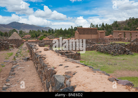 Die archäologischen Ruinen der Tempel Wiracocha in Racchi, Peru, Südamerika. Stockfoto