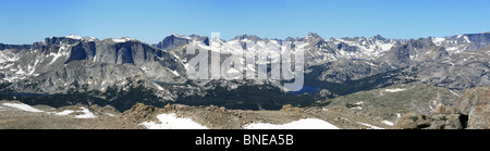 Panorama auf die Wind River Berge vom Mount Chauvenet nordwestlich suchen Stockfoto