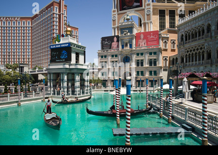 Das Venetian Las Vegas - Replik Venedig Einstellung. Kanal-Wasser-Funktion mit Gondeln. Stockfoto