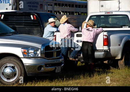 Cowboy-Mitglieder der PRCA versammelt für Rodeo-Veranstaltung in Bridgeport, Texas, USA Stockfoto