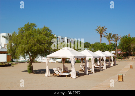 Hütten am Strand des Luxushotels, Kreta, Griechenland Stockfoto