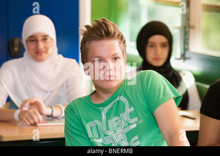 Deutschen High School Kinder im Klassenzimmer Stockfoto