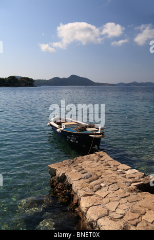 traditionellen hölzernen Fischerboot am Hafen von Donje Celo, Kolocep, in der Nähe von Dubrovnik Kroatien kroatische eines Elaphiten Inseln Stockfoto