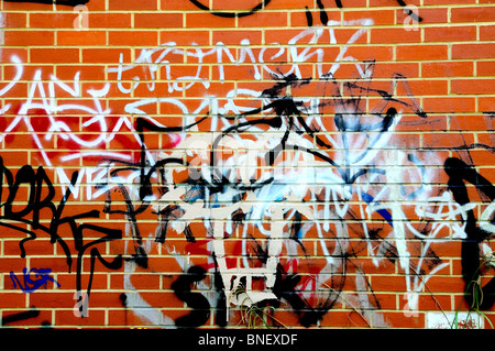 Bunten Graffiti an Wänden Stockfoto