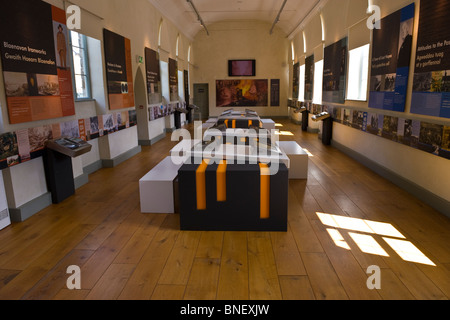 Innenraum mit interaktiven Displays an das World Heritage Centre Museum in Blaenavon Torfaen South Wales UK Stockfoto