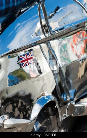 Mods vespa Chrom Custom scooter Seitenteil mit Union Jack Flagge Abzeichen Stockfoto