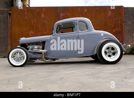 34 Ford Hotrod - Fenderless Hardtop 5 Fenster Coupe mit doppelseitigen Motorraum öffnen, 40er und 50er Jahre Stil Stab Stockfoto