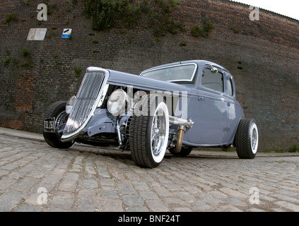 34 Ford Hotrod - Fenderless Hardtop 5 Fenster Coupe mit doppelseitigen Motorraum öffnen, 40er und 50er Jahre Stil Stab Stockfoto