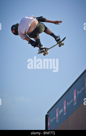 Weltweit besten Skater Tony Hawk in seiner Ausstellung in Barcelona als Teil seiner europäischen Skateboarding Stockfoto