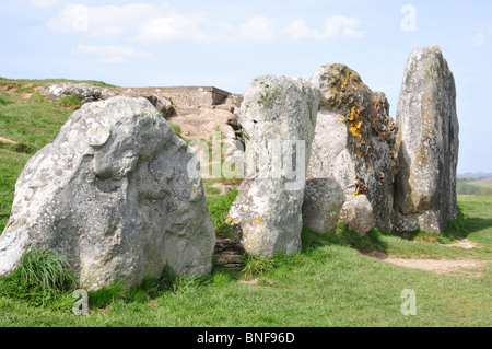 Steinen Eingang West Kennet Long Barrow in der Nähe von Avebury, Wiltshire Stockfoto