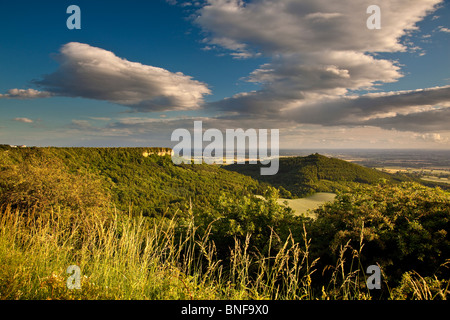 Roulston Narbe und Hood Hügel in der Nähe von Sutton Bank mit Vale of York in der Ferne, North Yorkshire Stockfoto
