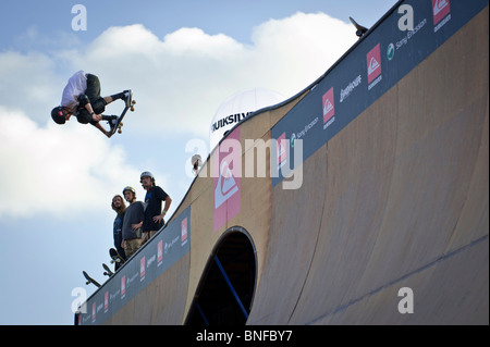 Professionelle Skater Tony Hawk in der Tony Hawk und Freunden Skateboarding Ausstellung 2010 in Barcelona. Stockfoto