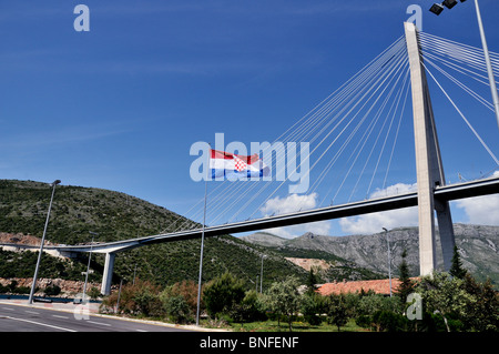 Die elegante Franjo Tudman Brücke asymmetrische einzige Pylon bleiben Kabelbrücke, die über 1599 Fuß lang, Gruz, Dubrovnik Stockfoto