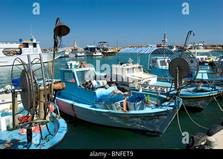 Angelboote/Fischerboote im Hafen von Protaras, Zypern Stockfoto