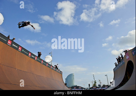 Professionelle Skater Tony Hawk in der Tony Hawk und Freunden Skateboarding Ausstellung 2010 in Barcelona. Stockfoto