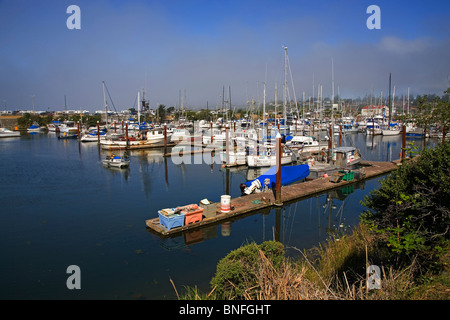 Boote im Hafen von Brookings, Oregon, an der Pazifikküste von Oregon. Stockfoto