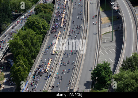 Noch Leben Festival am geschlossenen Autobahn A40 im Ruhrgebiet, Deutschland Stockfoto