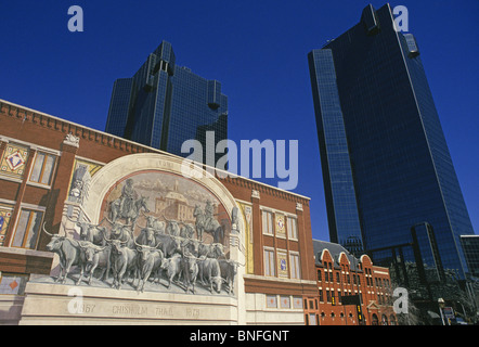 Das Wandbild der Almabtrieb Chisolm unterwegs im historischen Teil von Fort Worth, TExas Stockfoto