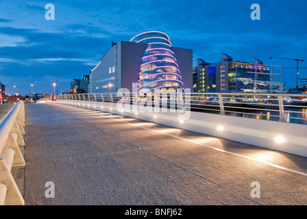 Nachtszenen Zeit des Convention Centers in Dublin, Irland Stockfoto