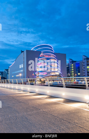 Nachtszenen Zeit des Convention Centers in Dublin, Irland Stockfoto