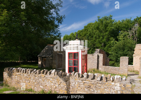 Bucht Dorf Telefonzelle (erbaut 1929), Isle of Purbeck, Dorset Stockfoto