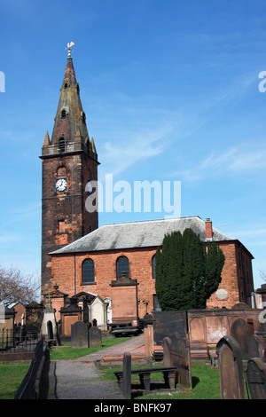 St. Michael Kirche in Dumfries, Schottland. Robert Burns ist auf dem Friedhof begraben. Stockfoto