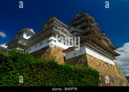 Main Tower oder Tenshukaku, Anzeigen von Bizen Innenhof, Burg Himeji, Präfektur Hyōgo, Kansai-Region, Insel Honshu, Japan Stockfoto