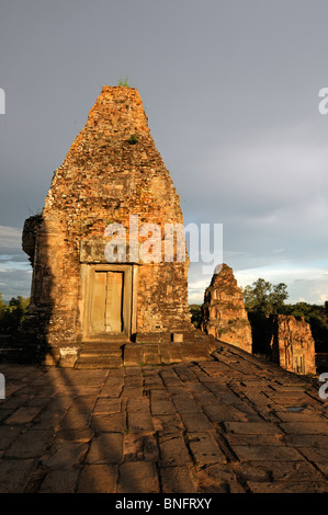 Stein-Turm, Prasat Ta Keo Tempel in der Abendsonne, Angkor, Kambodscha Stockfoto