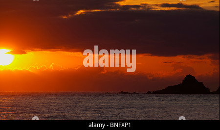 Wolken über dem Meer, Brisons, Endland, Cornwall, England Stockfoto