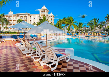 Pool-Bereich; Riu Palace; Hotel; Punta Cana; Dominikanische Republik; Karibik Stockfoto