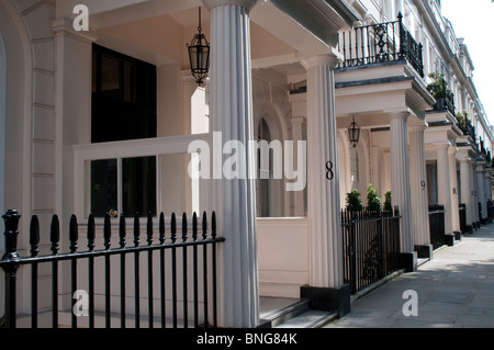 Terrassenförmig angelegten georgische Häuser auf Eaton Square, London, SW1, UK Stockfoto