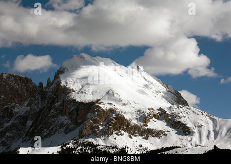 Sasso Piatto Plattkofels Sasplat Schnee eingereicht und Klippen Selva Val Gardena-Dolomiten-Italien Stockfoto