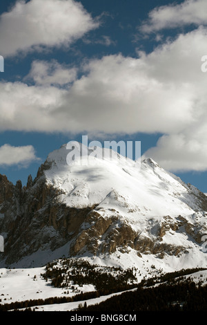 Sasso Piatto Plattkofels Sasplat Schnee eingereicht und Klippen Selva Val Gardena-Dolomiten-Italien Stockfoto