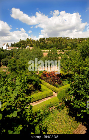 Blick vom Türme Wanderung Blick auf der Generalife und seine Gärten der Alhambra Palace Stockfoto