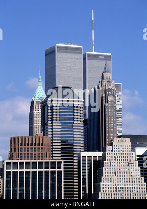 World Trade Center Twin Towers New York Financial District Skyline von Lower Manhattan 1996 vor dem 11. September. Deutsche Bank Office, 40 und 60 Wall Street USA Stockfoto