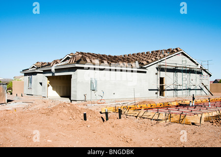 Neue Häuser sind in einem Vorort in Arizona gebaut. Stockfoto