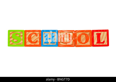 Kinder Alphabet Blocks Schreibweise des Wortes Schule in Großbuchstaben Stockfoto