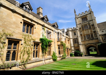 Die Präsidenten-Unterkünfte und Gründer Turm, Magdalen College, Oxford, England, Vereinigtes Königreich Stockfoto