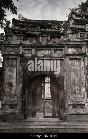 Alten Torbogen, Hue, Vietnam Stockfoto