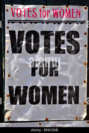 Stimmen für Frauen Plakat Blists Hill, Victorian Village, Ironbridge, Shropshire, England, UK Stockfoto