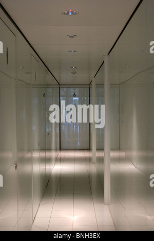 Korridor im Sainsbury Centre für die bildende Kunst Universität von East Anglia Norwich Norfolk England Großbritannien Stockfoto