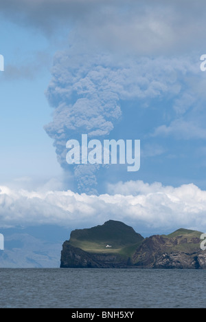 Eyjafjallajökull Aschewolke von Heimaey, Vestmannaeyjar, Island gesehen. Stockfoto