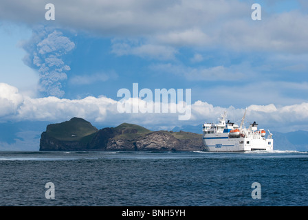 Eyjafjallajökull Aschewolke von Heimaey, Vestmannaeyjar, Island gesehen. Stockfoto